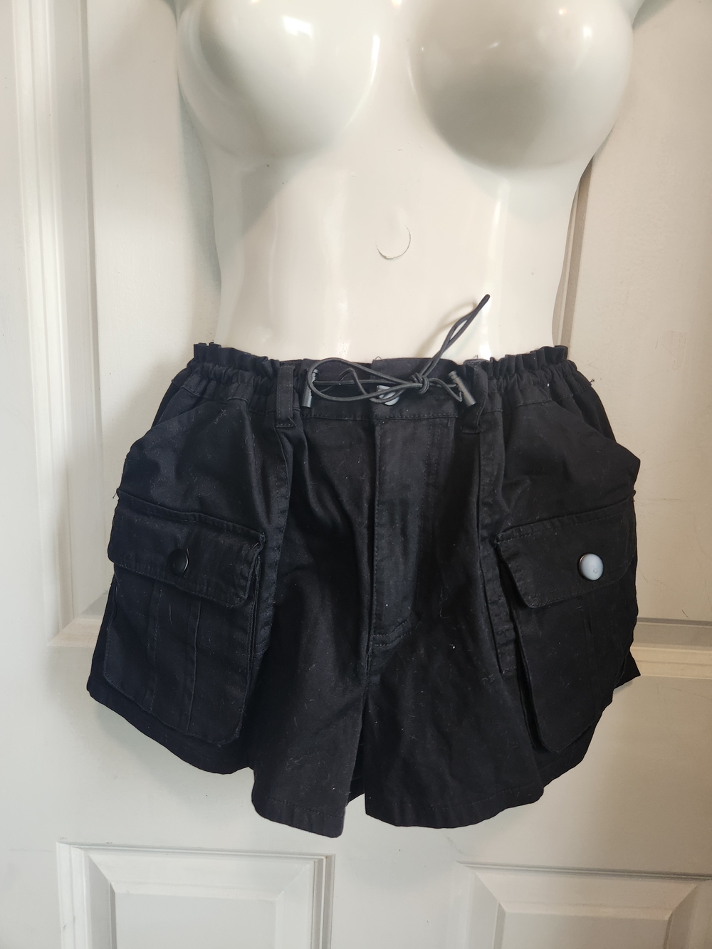 Aeropostale Black Low Rise Cargo Shorty